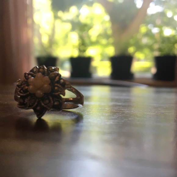 Flower Ring - Picture 3 of 7
